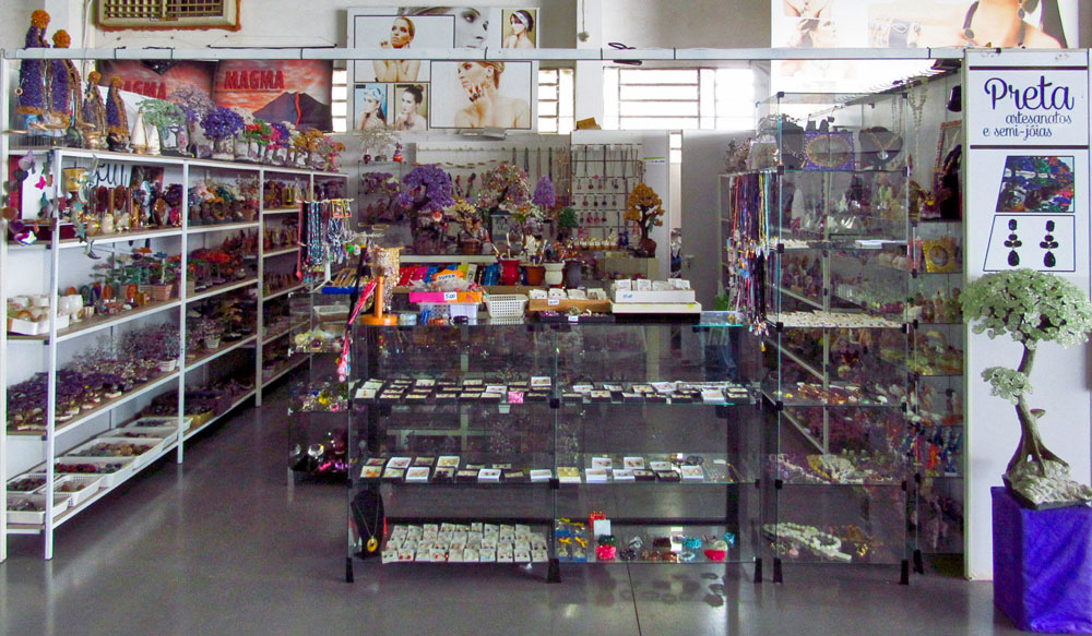 Preta Artesanato e Semi-jóias 